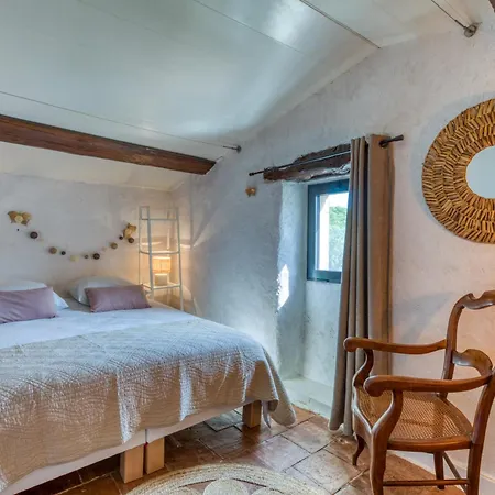 Maison De Village بيت للعطل *