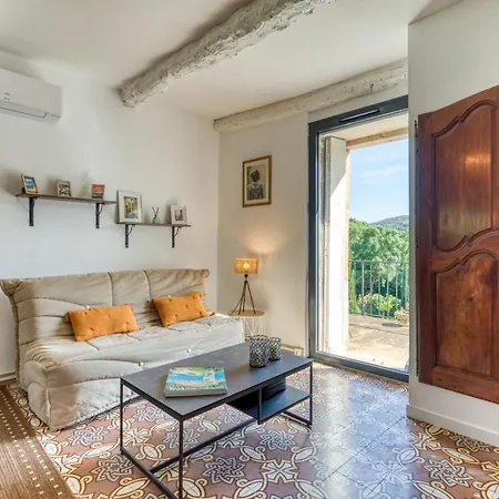 בית נופש Maison De Village La Tour-sur-Orb