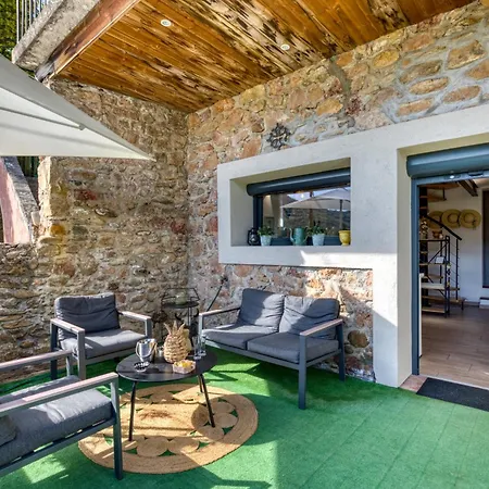 Maison De Village بيت للعطل *
